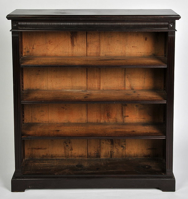 Appraisal: AN EDWARDIAN MAHOGANY OPEN BOOKCASE having three adjustable shelves with