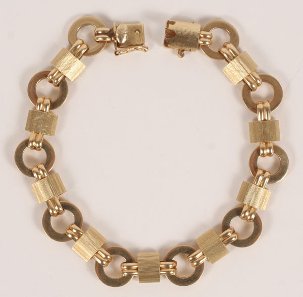 Appraisal: Gold K link bracelet g long