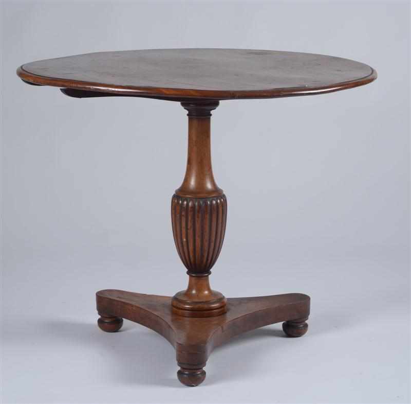 Appraisal: ITALIAN NEOCLASSICAL MAHOGANY AND BRASS-INLAID GU RIDON The molded top