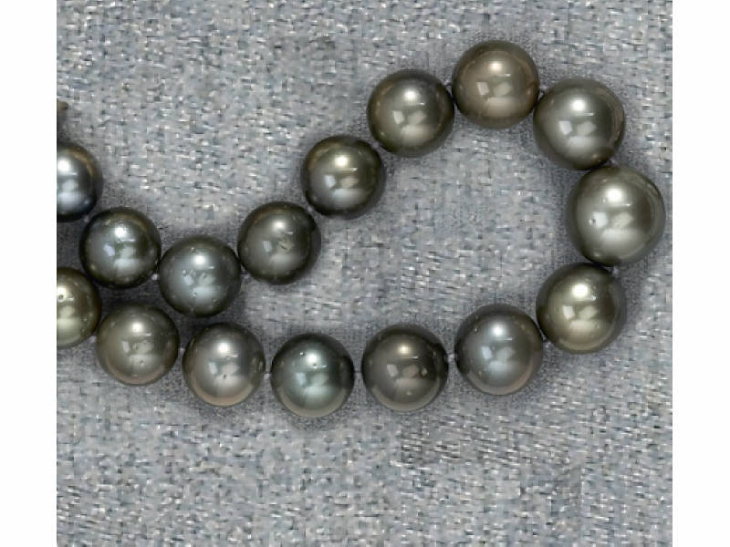 Appraisal: DEEP GREY SOUTH SEA PEARLS Deep grey color necklace with