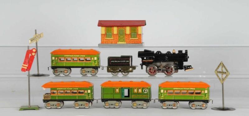 Appraisal: American Flyer No O-Gauge Empire City Set Description Includes original