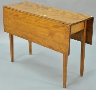 Appraisal: Federal drop leaf table with tapered legs ht in top