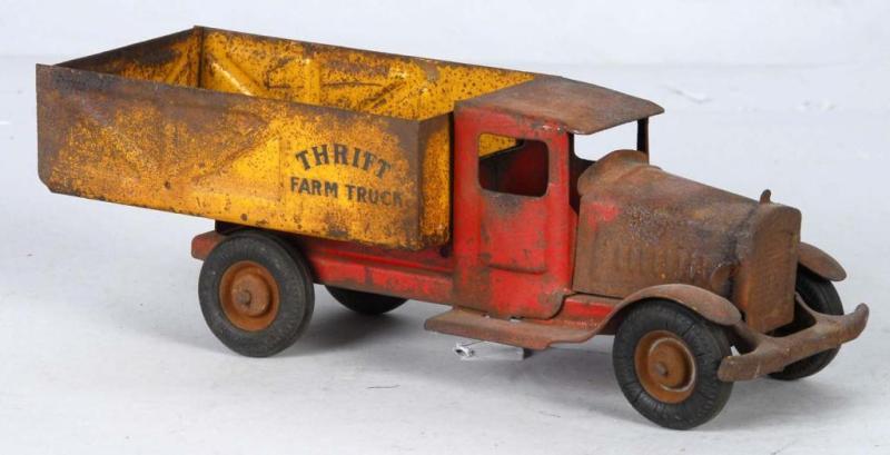 Appraisal: Pressed Steel Metalcraft Thrift Farm Truck Toy Description American Scarce