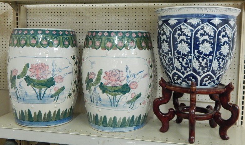 Appraisal: Three items of modern Chinese porcelain two barrel shaped garden