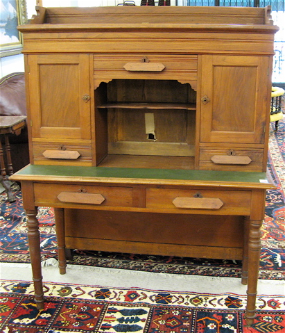 Appraisal: VICTORIAN WALNUT LIBRARY TABLE DESK American third quarter of the