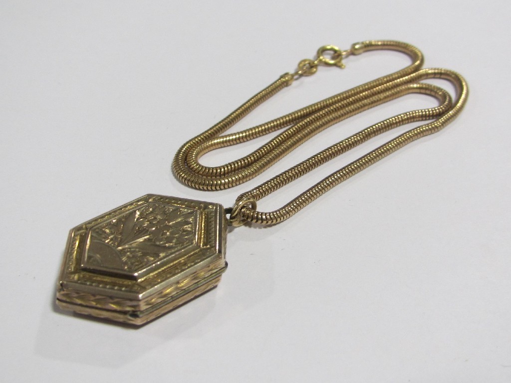 Appraisal: Victorian locket with floral engraved decoration on ct gold snake