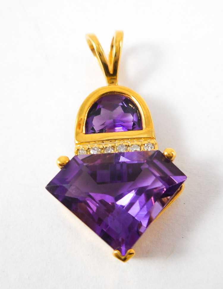 Appraisal: AMETHYST DIAMOND AND FOURTEEN KARAT GOLD PENDANT with six round-cut