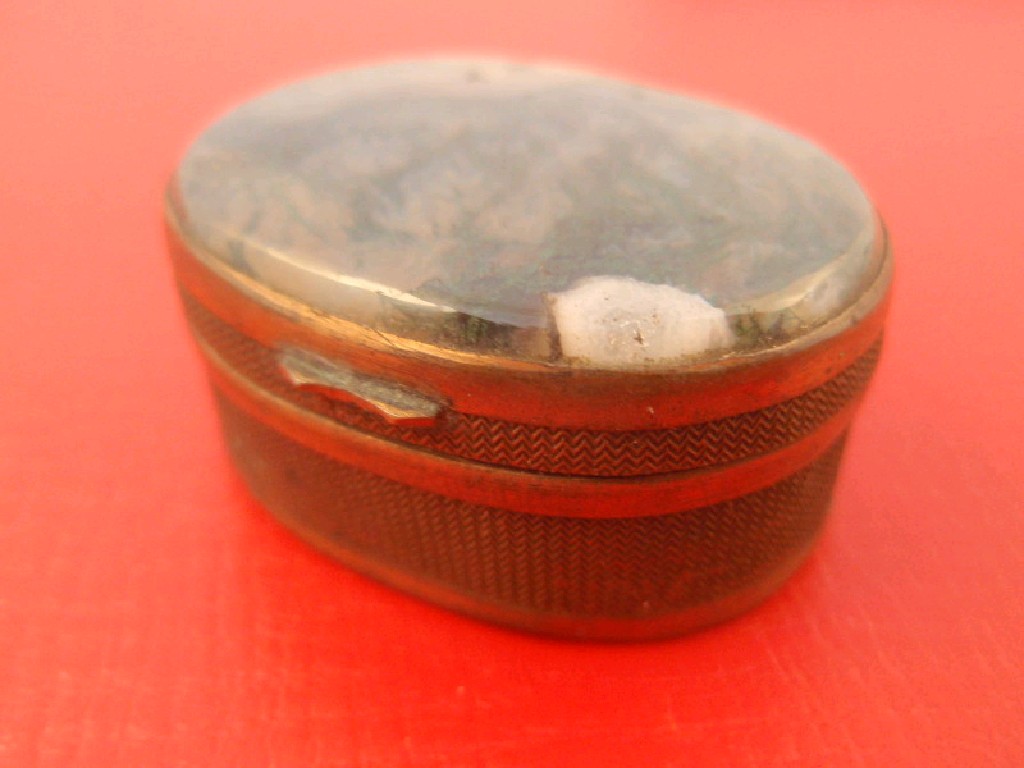 Appraisal: A thC oval moss agate pill box