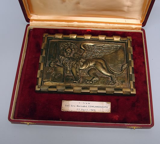 Appraisal: Bronze plaque in presentation case with engraved plate From Gen