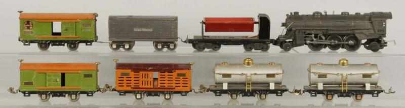 Appraisal: Lot of Lionel O-Gauge Train Pieces Description American Pre-war Includes