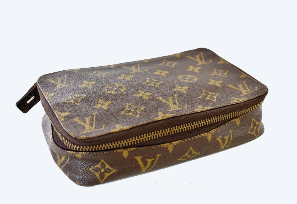 Appraisal: LADIES LOUIS VUITTON TROUSSELouis Vuitton canvas and leather ladies trousse