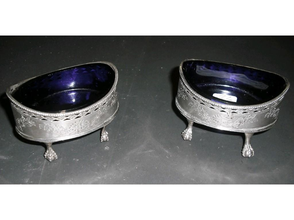 Appraisal: Pair of George III salt cellars of oval boat form