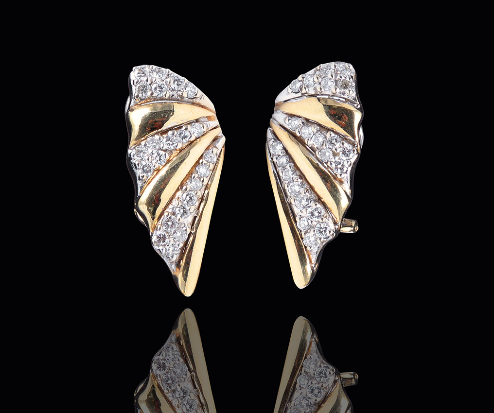 Appraisal: K GOLD DIAMOND EARRINGS K yellow gold earrings with round