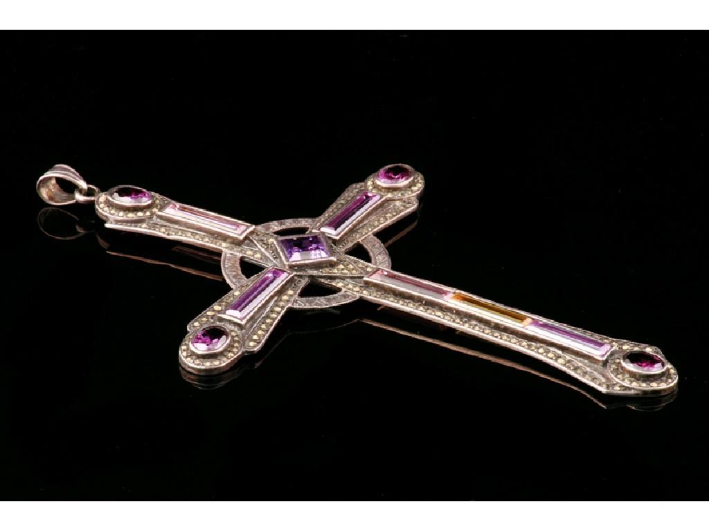 Appraisal: AN EARLY TH CENTURY CONTINENTAL SILVER CELTIC CROSS PENDANT set