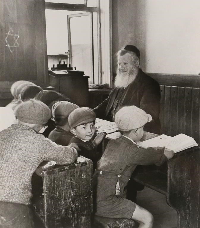 Appraisal: Roman Vishniac Russian American New York - Silver gelatin print