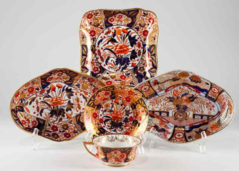 Appraisal: Three Coalport Imari Pattern DishesEnglish circa - comprising shaped oval