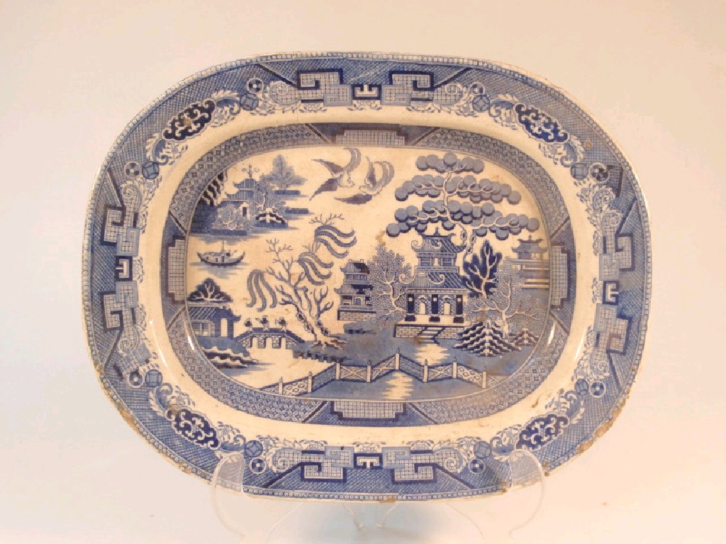 Appraisal: A thC transfer printed blue and white meat plate decorated