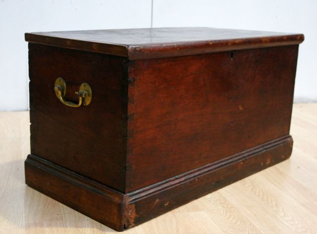 Appraisal: An Australian th century cedar trunk with brass mounts cm