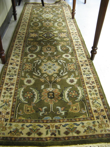 Appraisal: HAND KNOTTED ORIENTAL AREA RUG Indo-Persian overall floral design on