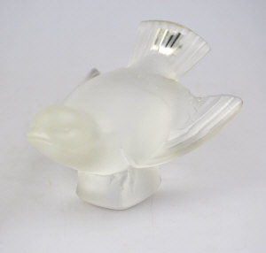 Appraisal: A Lalique crystal contemporary model of a songbird cm high