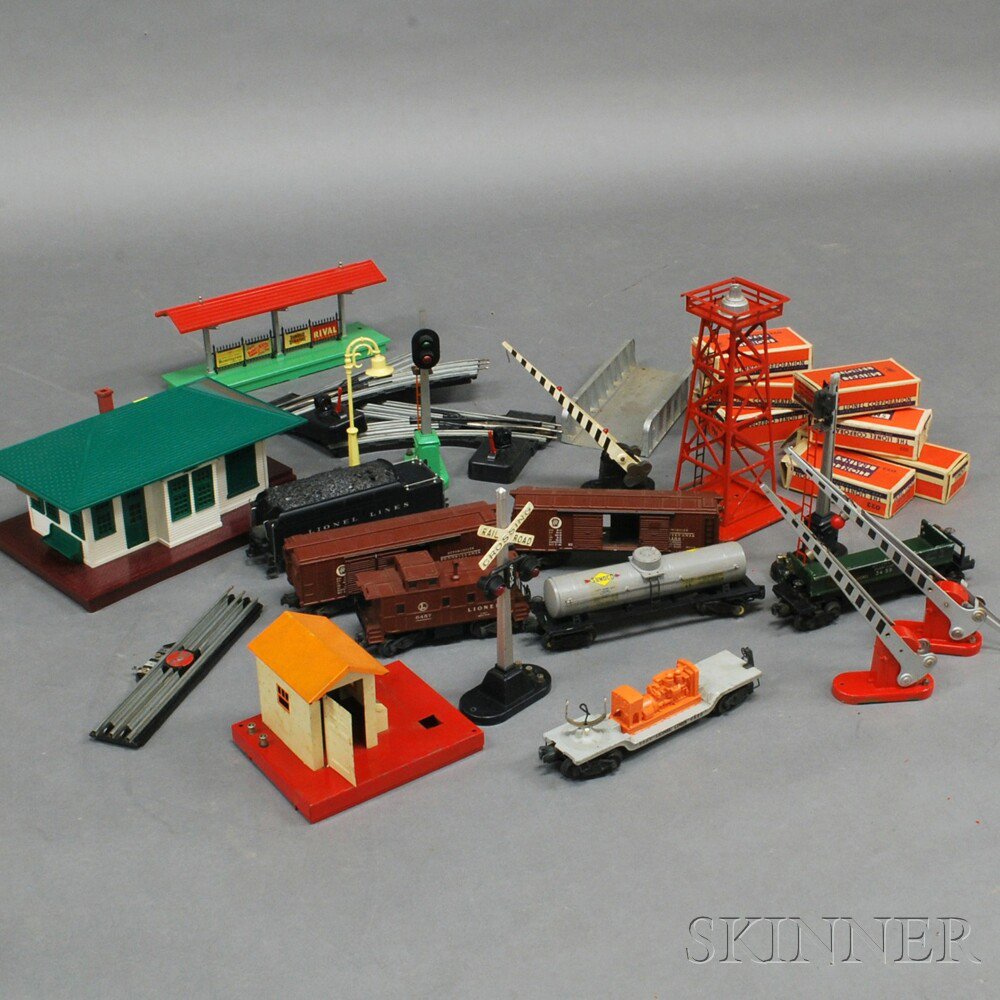 Appraisal: Group of Lionel Trains and Accessories including a semaphore signal