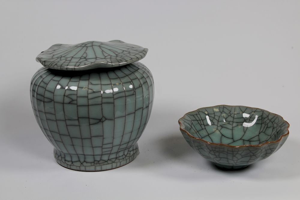 Appraisal: Pieces Chinese Crackleware Vessels Pieces Chinese Crackleware Vessels