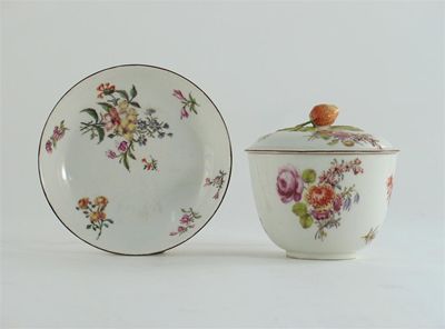 Appraisal: A Chelsea sugar bowl and cover finely painted with flower