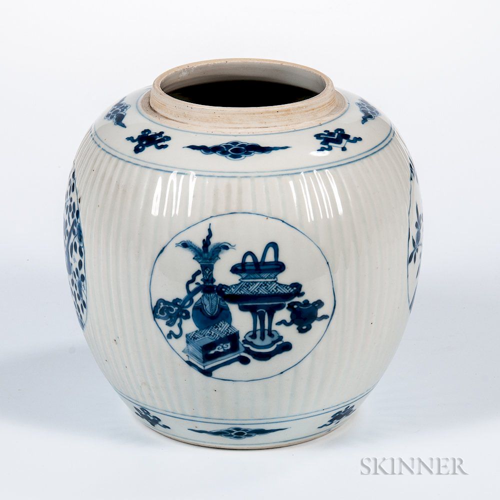 Appraisal: Blue and White Jar Blue and White Jar China globular