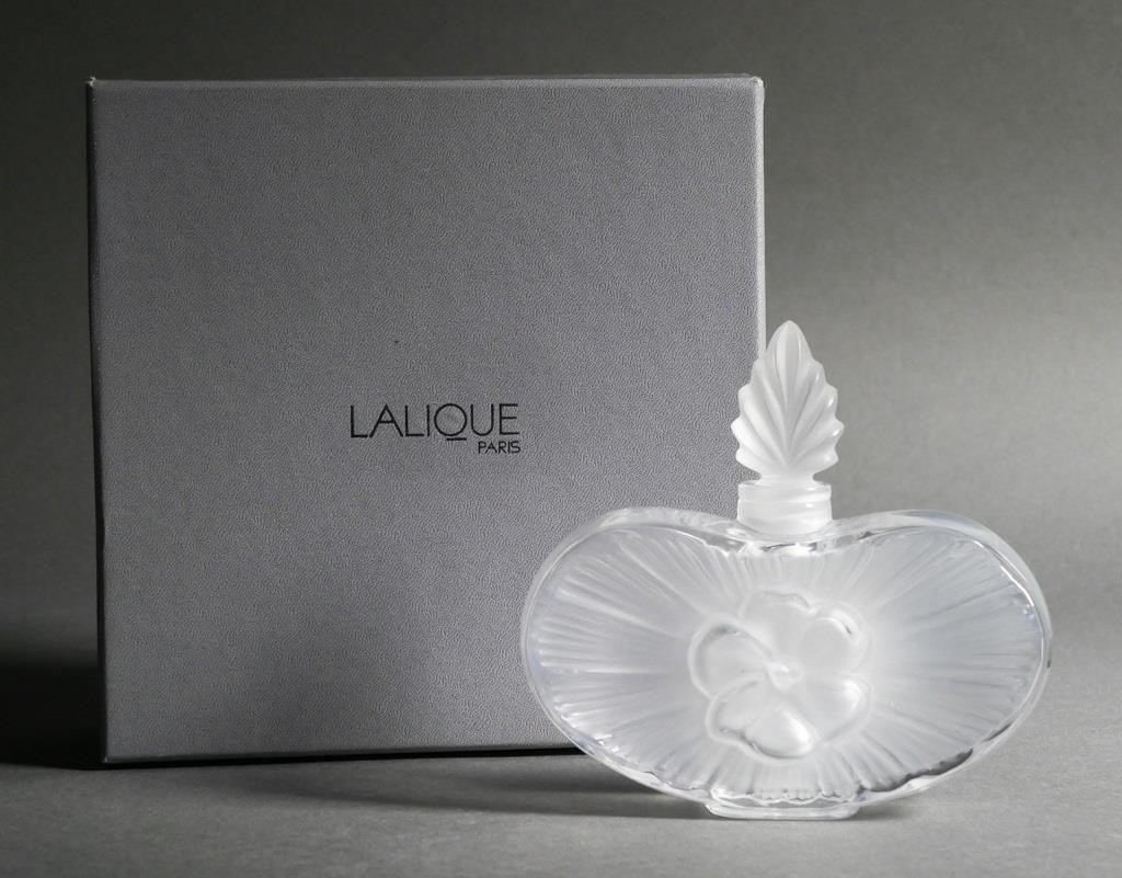 Appraisal: Lalique Clarisse crystal perfume bottle Paris flacon features a central