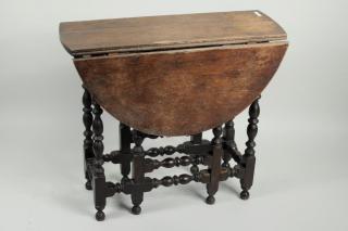 Appraisal: William Mary Oak Round Drop Leaf Table William Mary round