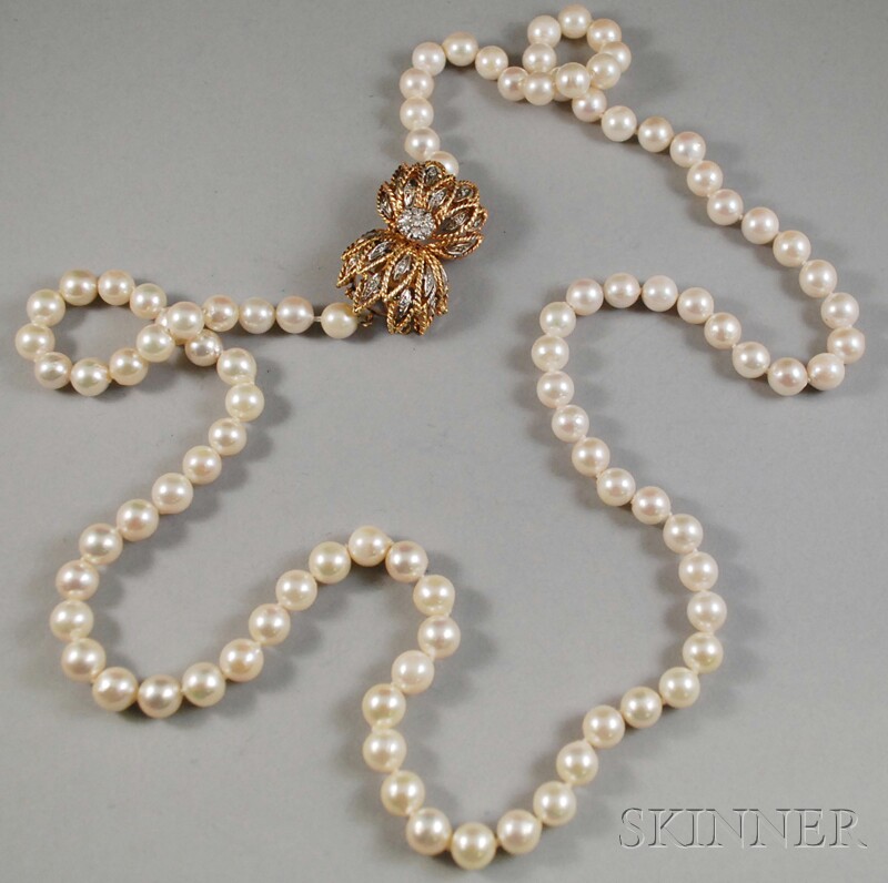 Appraisal: Cultured Pearl Necklace with kt Gold and Diamond Clasp pearls