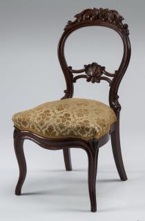 Appraisal: Victorian balloon-back mahogany parlor chair the top rail with acanthus