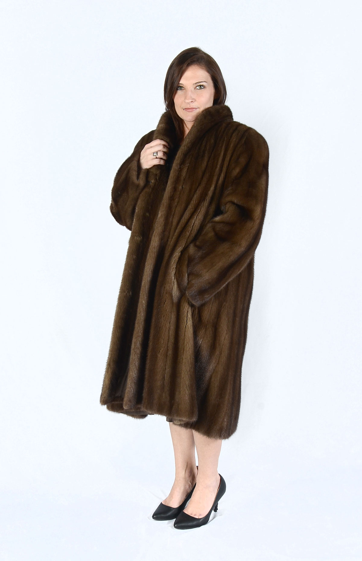 Appraisal: VINTAGE FULL-LENGTH BROWN MINK COAT Full length brown ranch mink