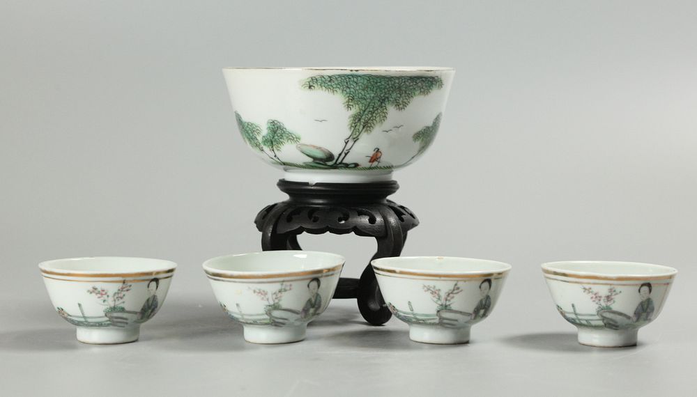 Appraisal: Chinese porcelain bowls cups possibly Republican period largest bowl in