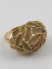 Appraisal: A yellow metal tests carat gold lady's dress ring weight