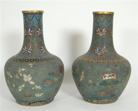 Appraisal: PAIR OF CHINESE CLOISONNE BOTTLE VASES LATE TH EARLY TH