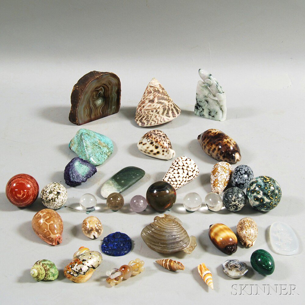 Appraisal: Group of Shells and Mineral Specimens including a carved iguana