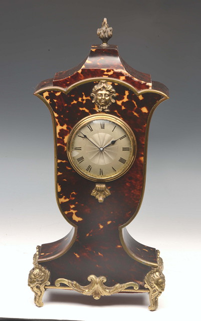 Appraisal: A LATE TH EARLY TH CENTURY FRENCH MANTEL TIMEPIECE having