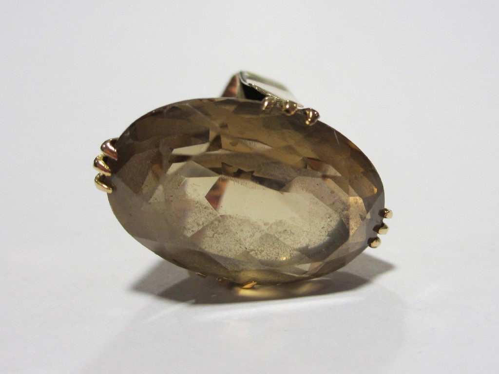 Appraisal: Nine carat gold smokey topaz single stone ring