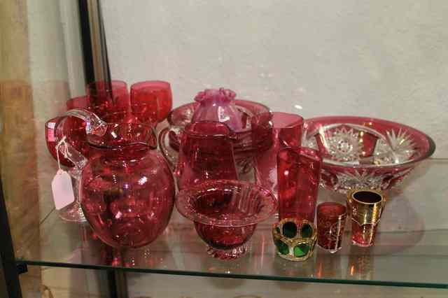 Appraisal: A COLLECTION OF CRANBERRY AND COLOURED GLASS to include a