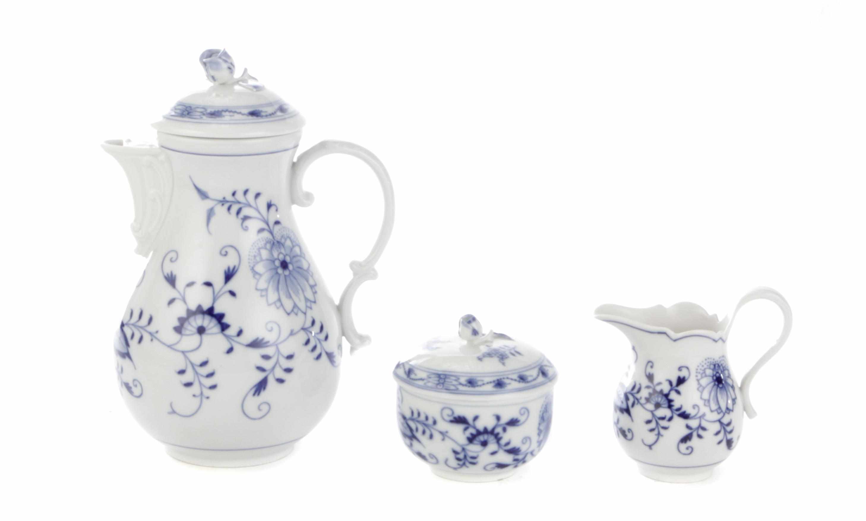 Appraisal: A Meissen blue onion porcelain part tea set Comprising covered