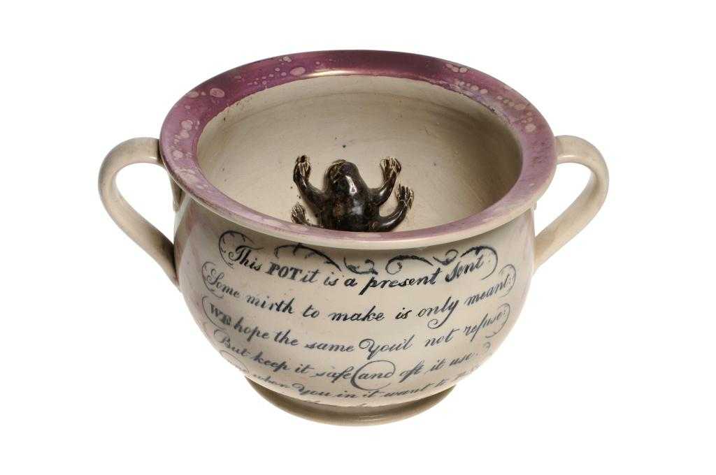 Appraisal: A SUNDERLAND PINK MARBLED EARTHENWARE CHAMBER POT PROBABLY DIXON PHILLIPS