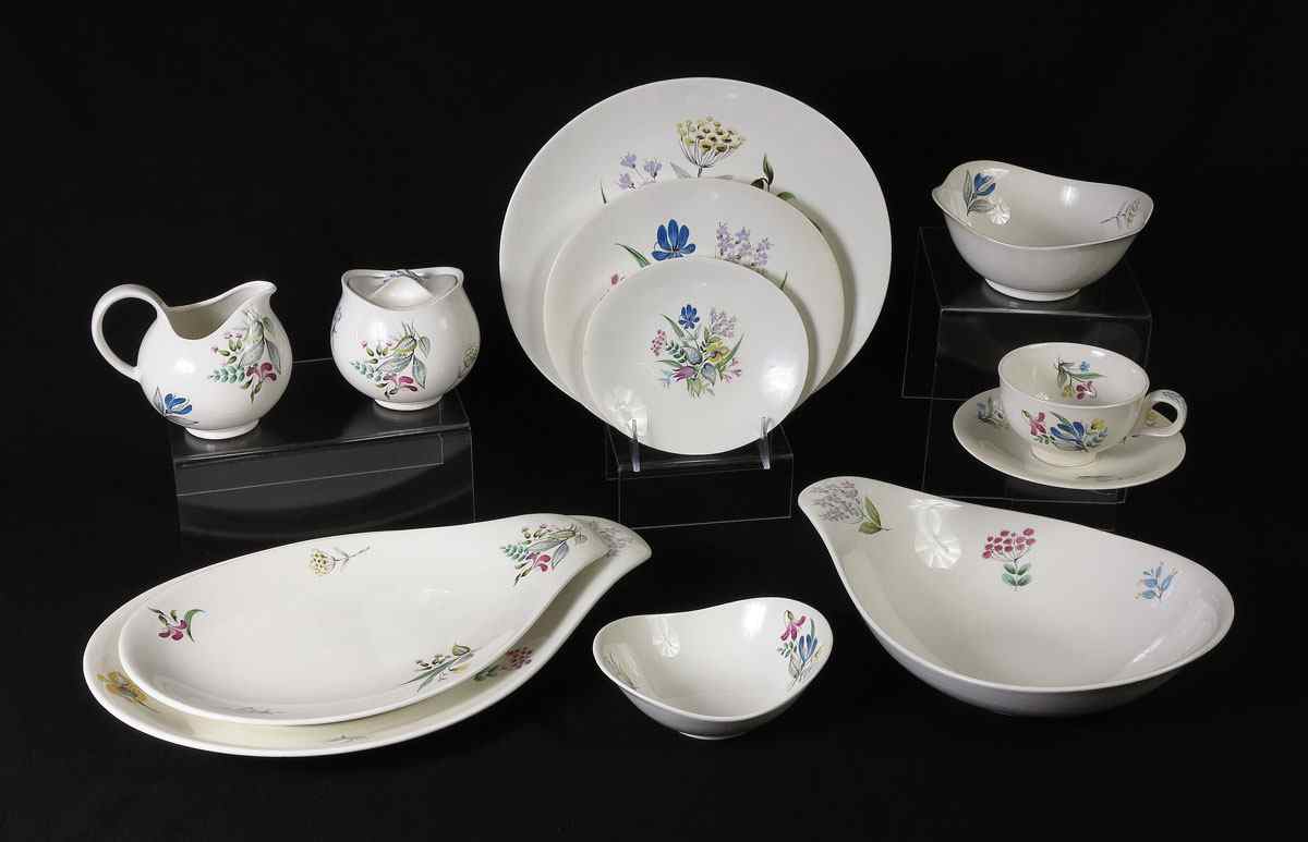 Appraisal: EVA ZEISEL HALLCRAFT DINNERWARE MADE BY HALL CHINA Approx pieces