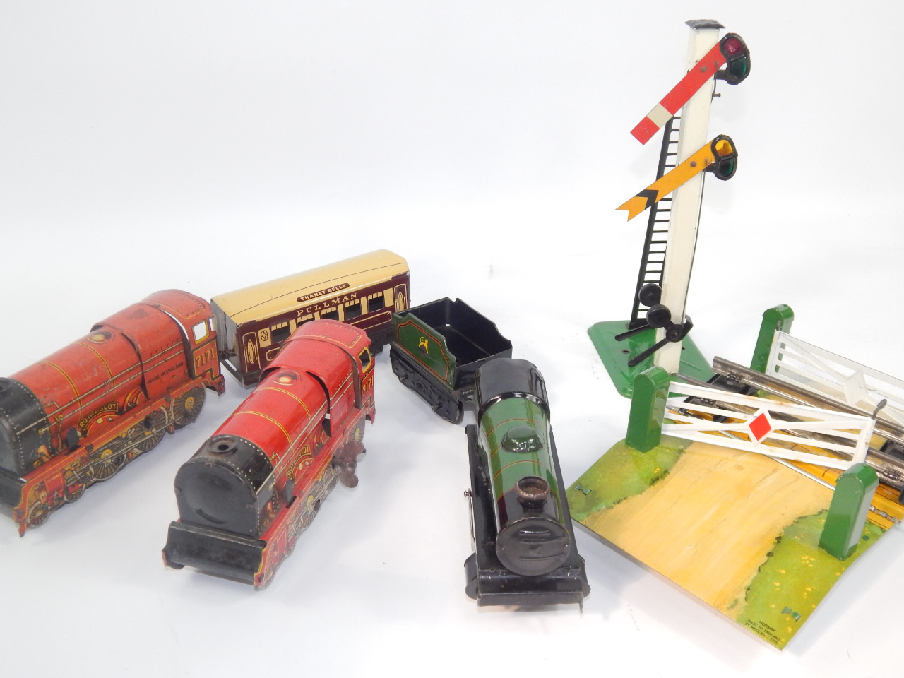 Appraisal: Meccano Hornby O-gauge clockwork trains comprising locomotives and tenders track