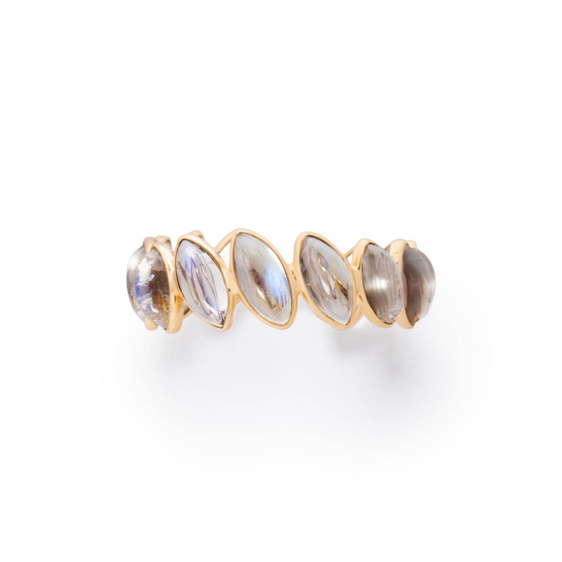 Appraisal: A MOONSTONE AND EIGHTEEN KARAT GOLD RING A moonstone and