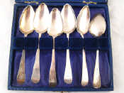 Appraisal: A boxed set of Georgian silver O E pattern teaspoons