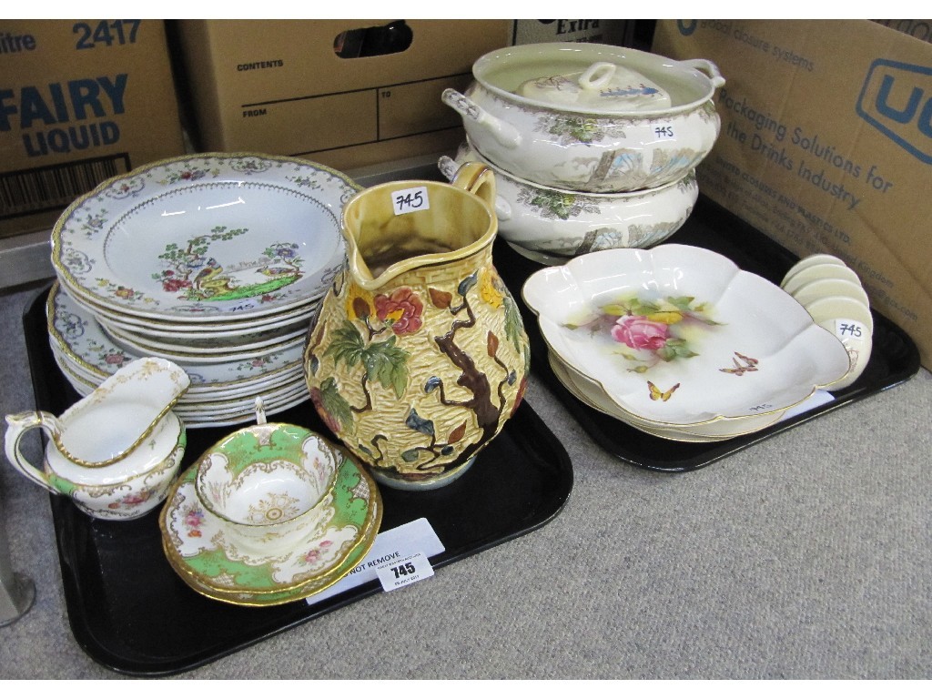 Appraisal: Spode Chelsea pattern plates and bowl three pieces of Worcester