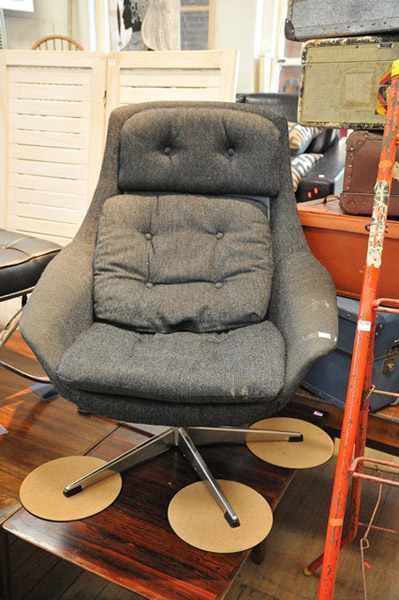 Appraisal: A DANISH BRAMIN SWIVEL CHAIR