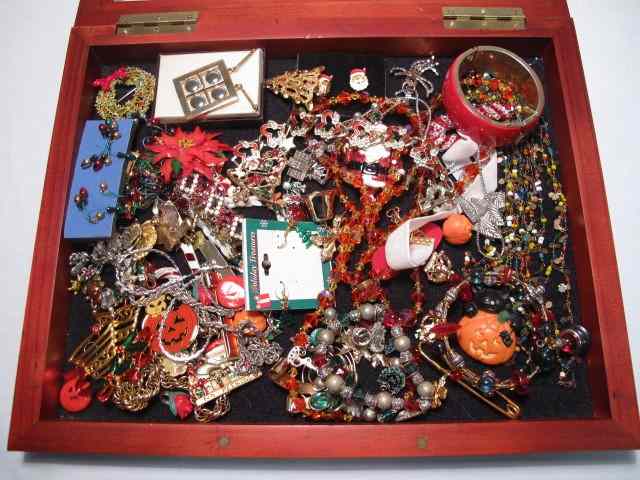 Appraisal: Tray lot of assorted ladies costume jewelry Holiday theme Includes