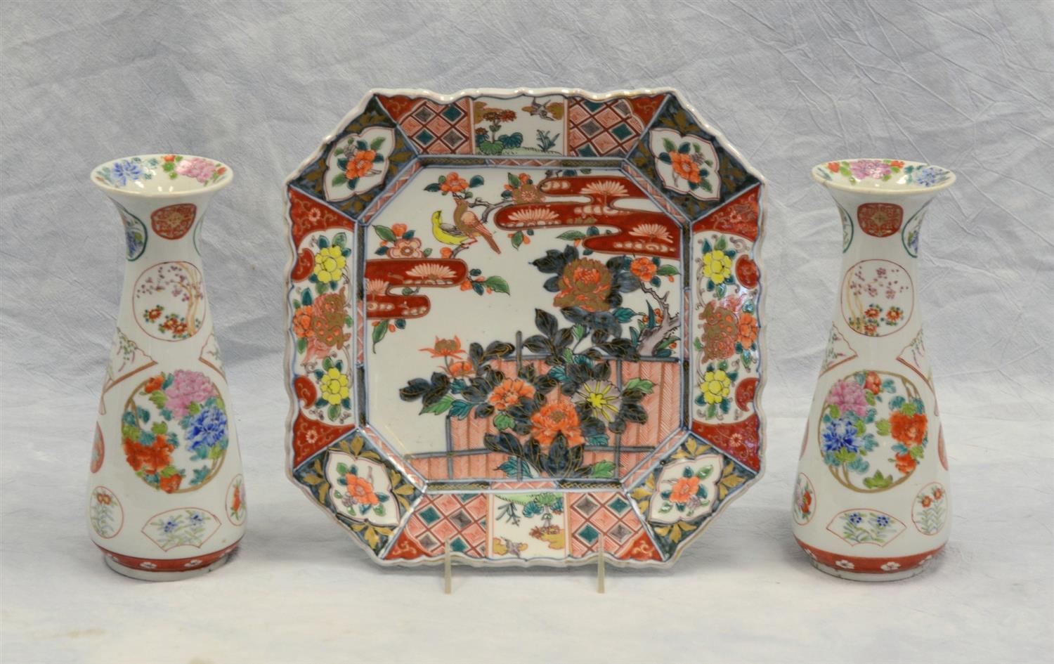 Appraisal: Pieces of Japanese porcelain to include a pair of vases